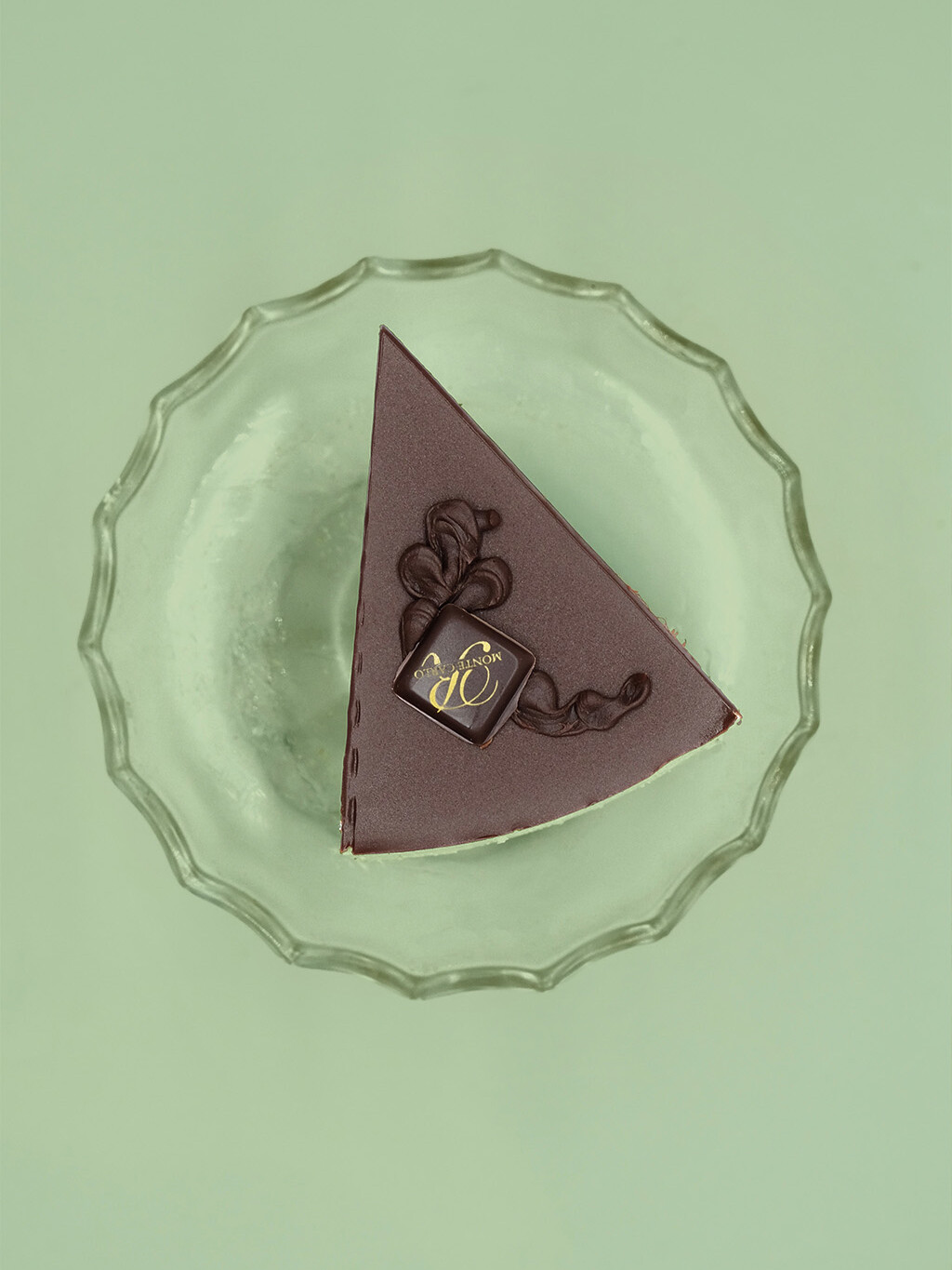 riviera 1955 patisserie salon-tea-time-break-monaco chocolate part cake