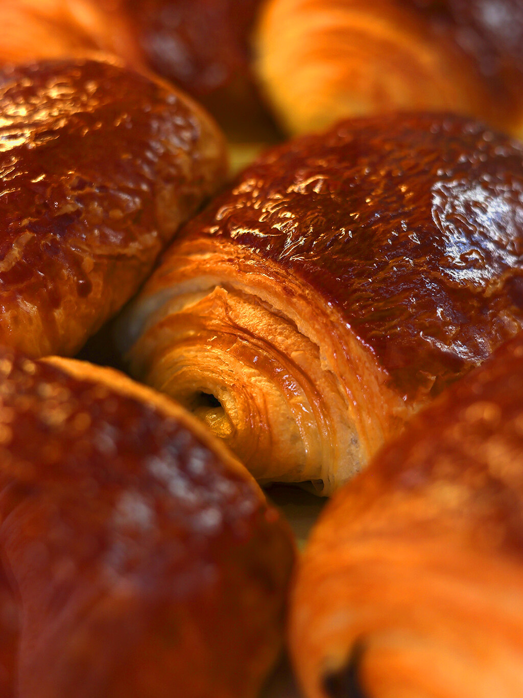 riviera 1955 patisserie salon tea viennoiseries pain chocolat